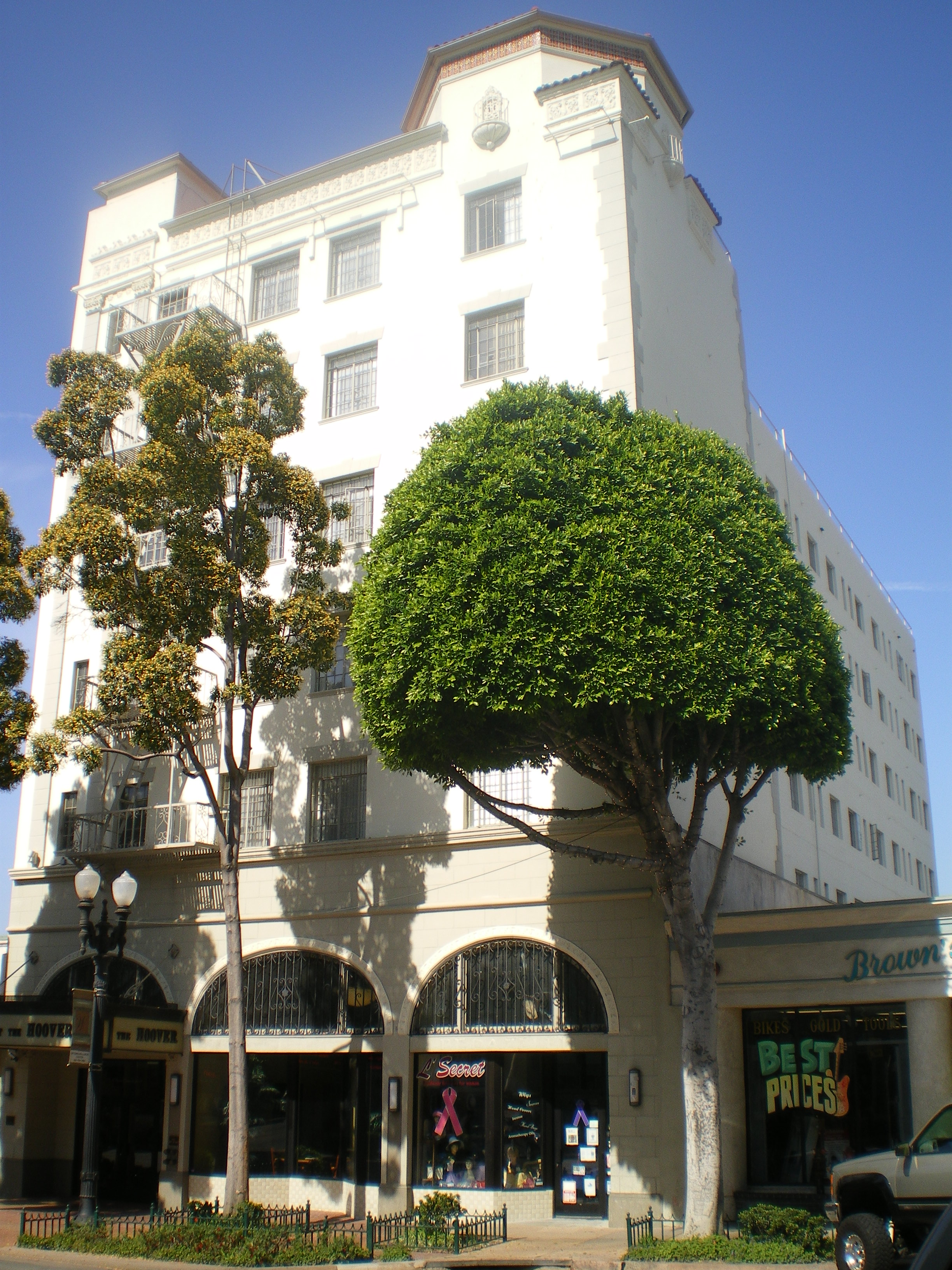 Hoover Hotel, Whittier